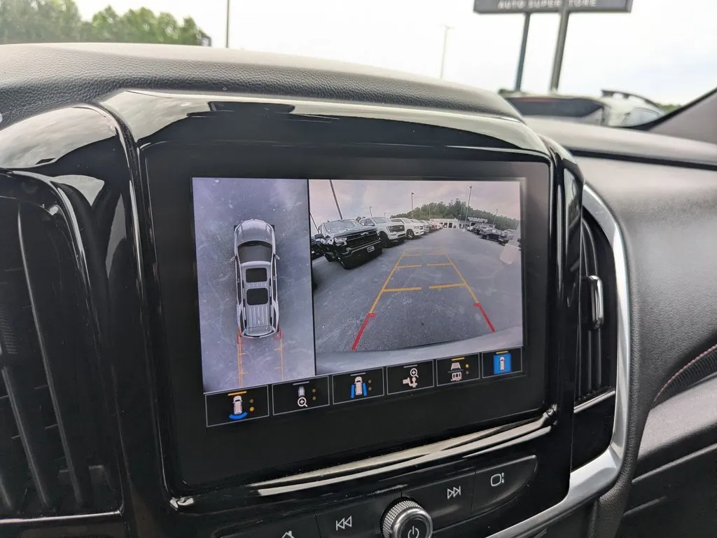 2023 Chevrolet Traverse RS thumbnail 18