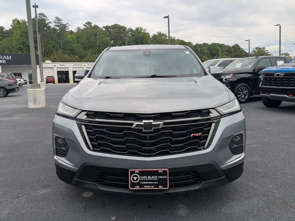 2023 Chevrolet Traverse RS thumbnail 2