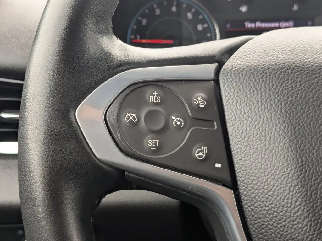2023 Chevrolet Traverse RS thumbnail 23