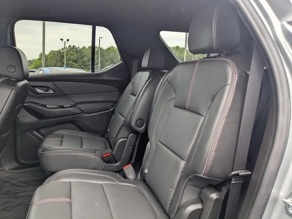 2023 Chevrolet Traverse RS thumbnail 25