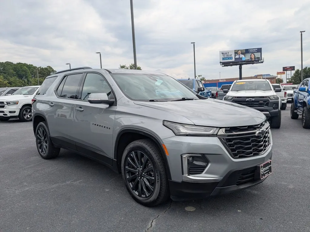 2023 Chevrolet Traverse RS thumbnail 3