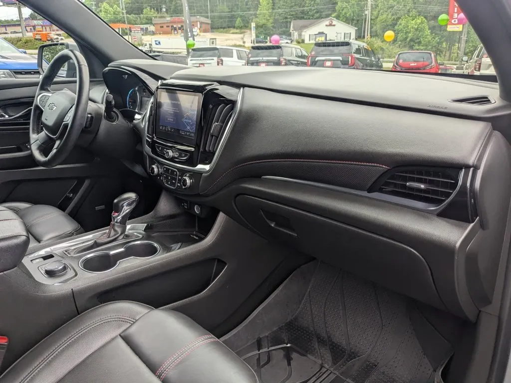 2023 Chevrolet Traverse RS thumbnail 31