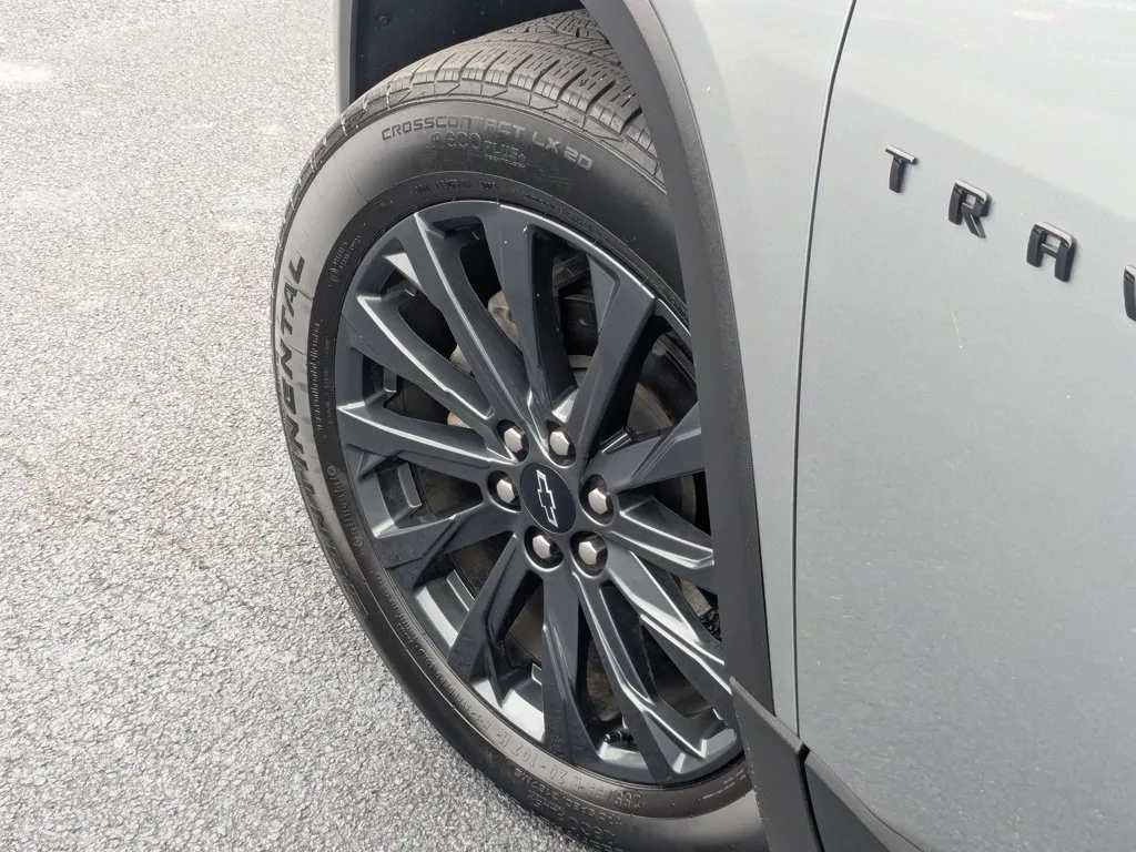 2023 Chevrolet Traverse RS thumbnail 9