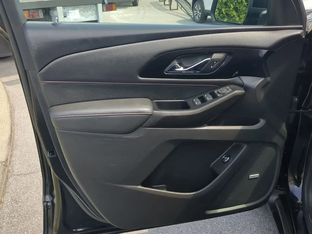 2023 Chevrolet Traverse RS thumbnail 23