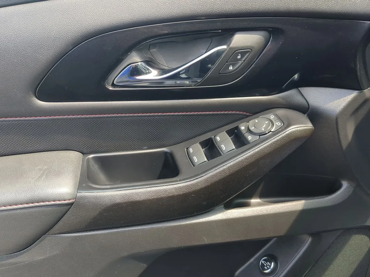 2023 Chevrolet Traverse RS thumbnail 24