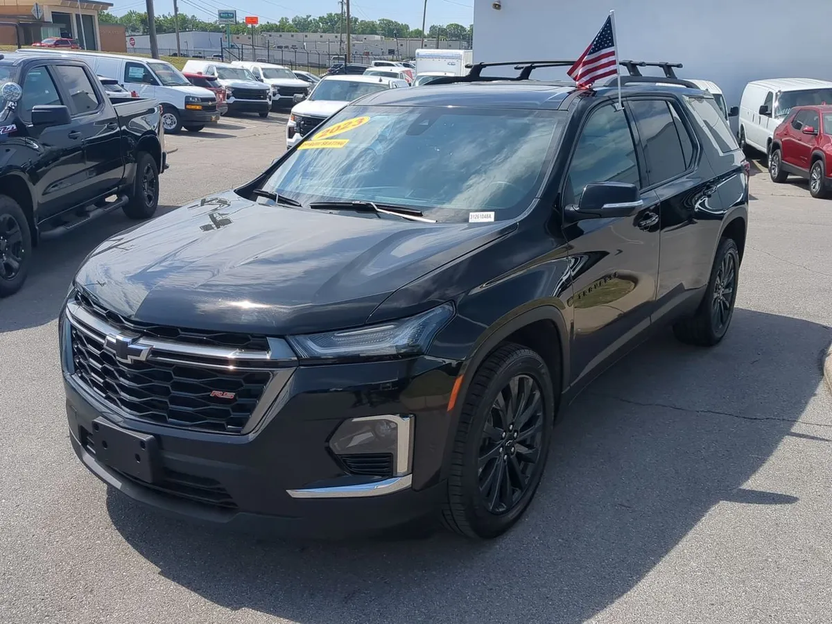 2023 Chevrolet Traverse RS thumbnail 4