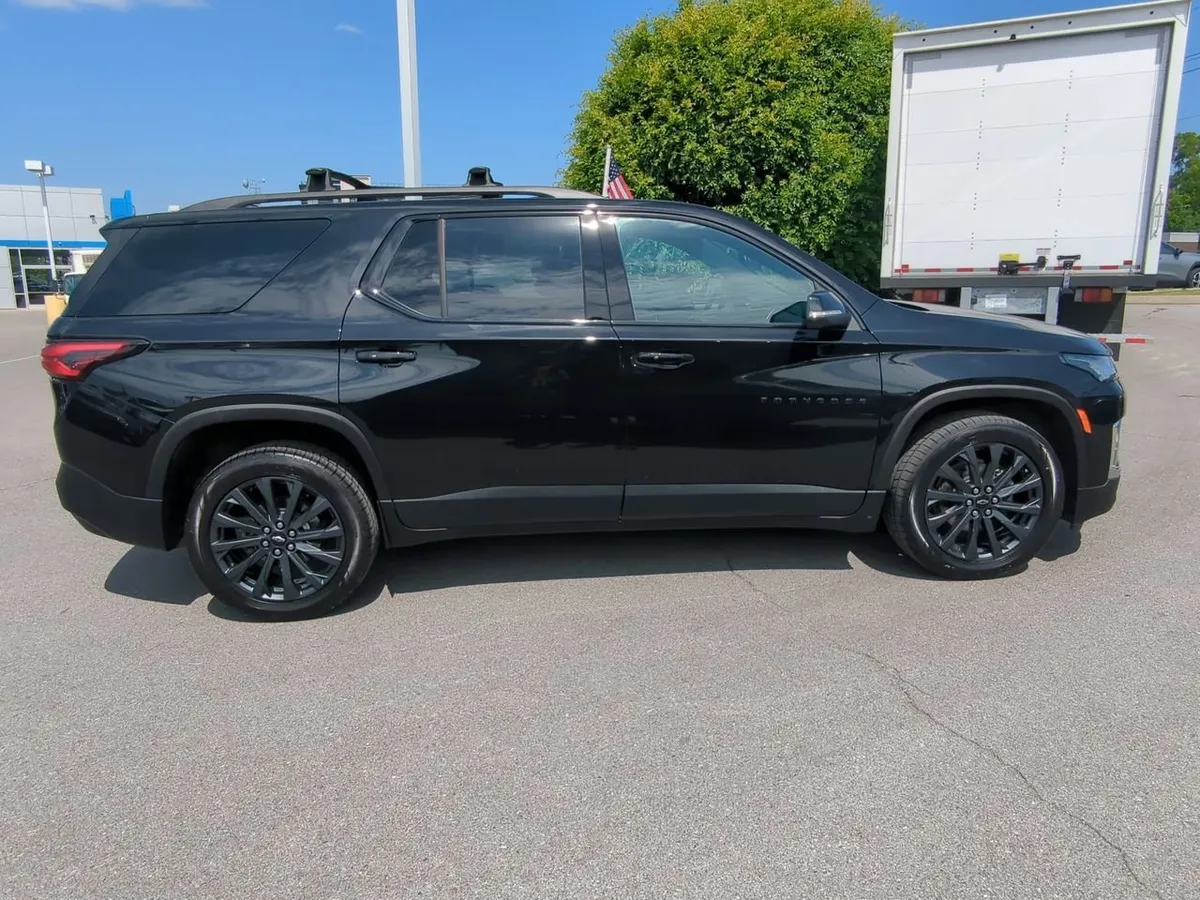 2023 Chevrolet Traverse RS thumbnail 9