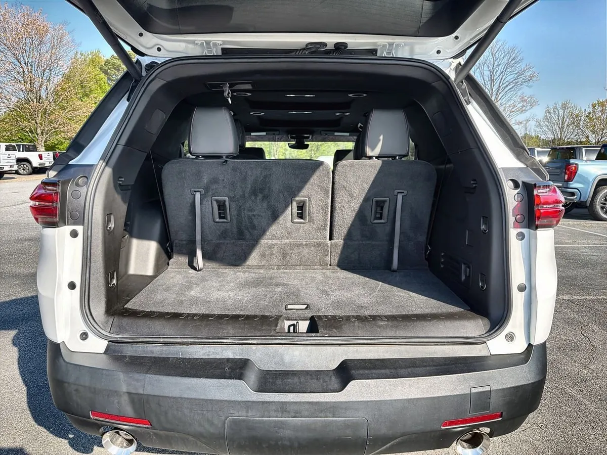 2023 Chevrolet Traverse RS thumbnail 21