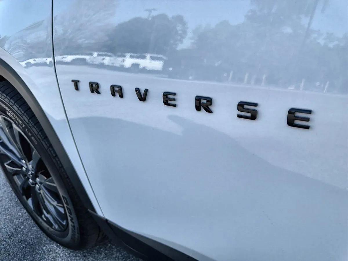 2023 Chevrolet Traverse RS thumbnail 27