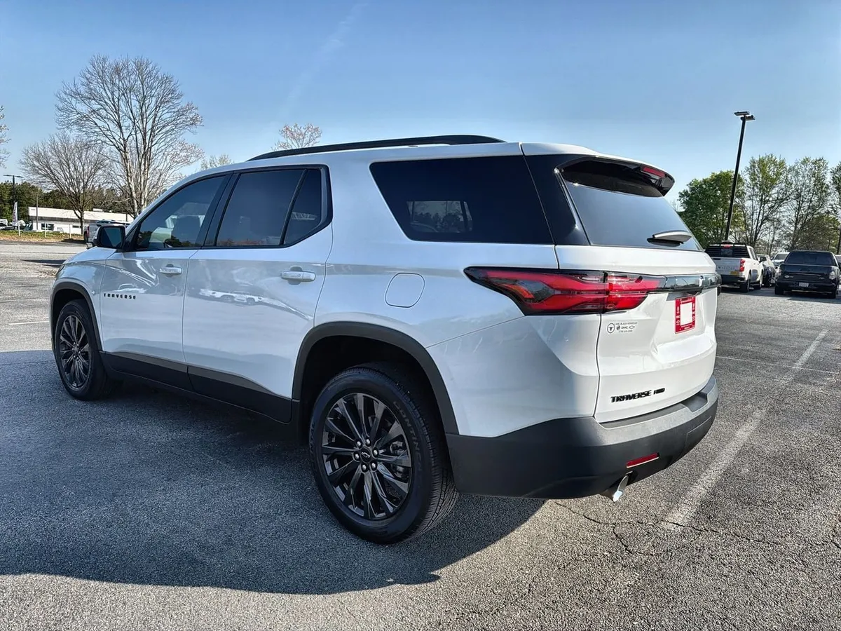 2023 Chevrolet Traverse RS thumbnail 6