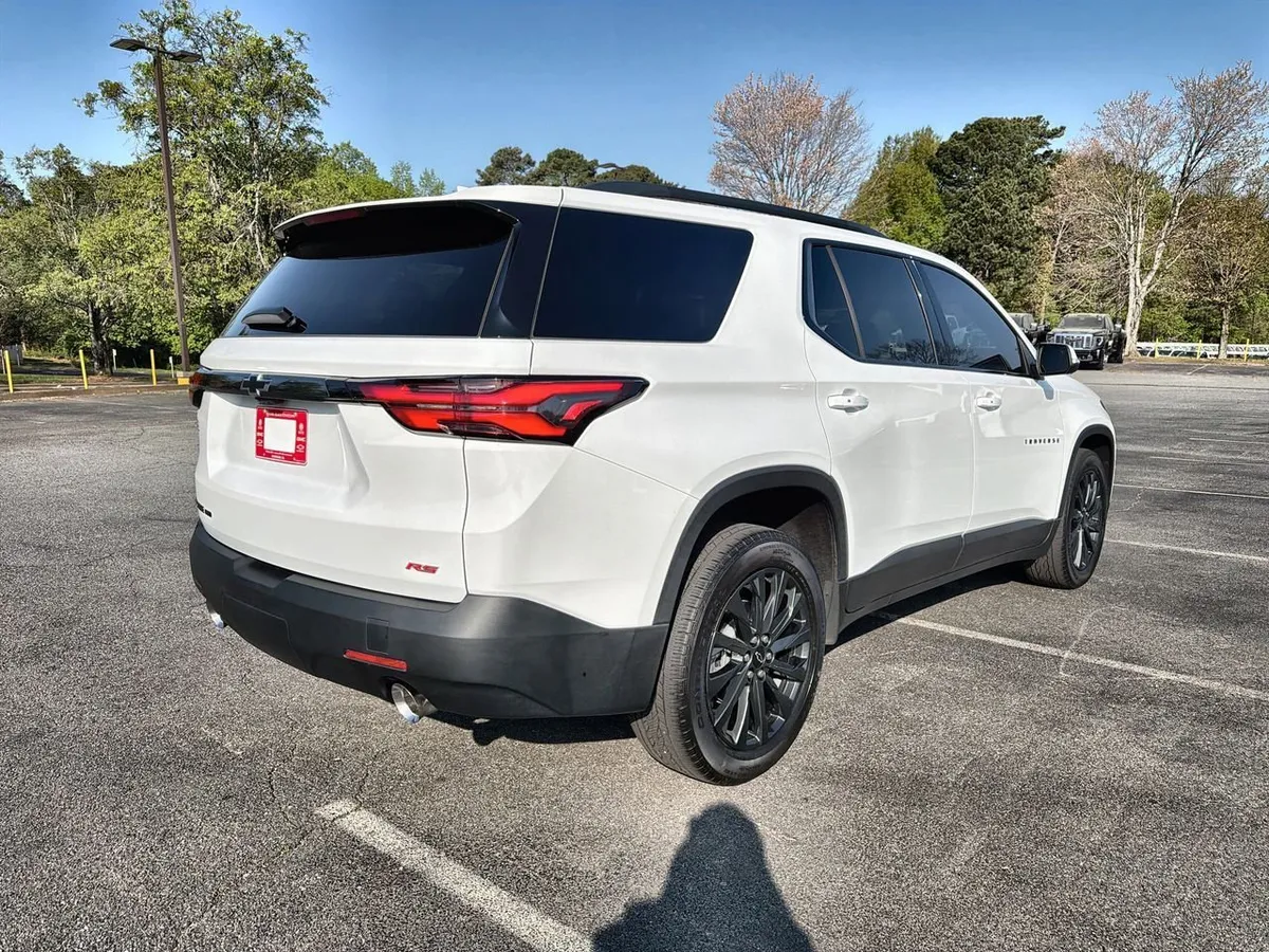 2023 Chevrolet Traverse RS thumbnail 8