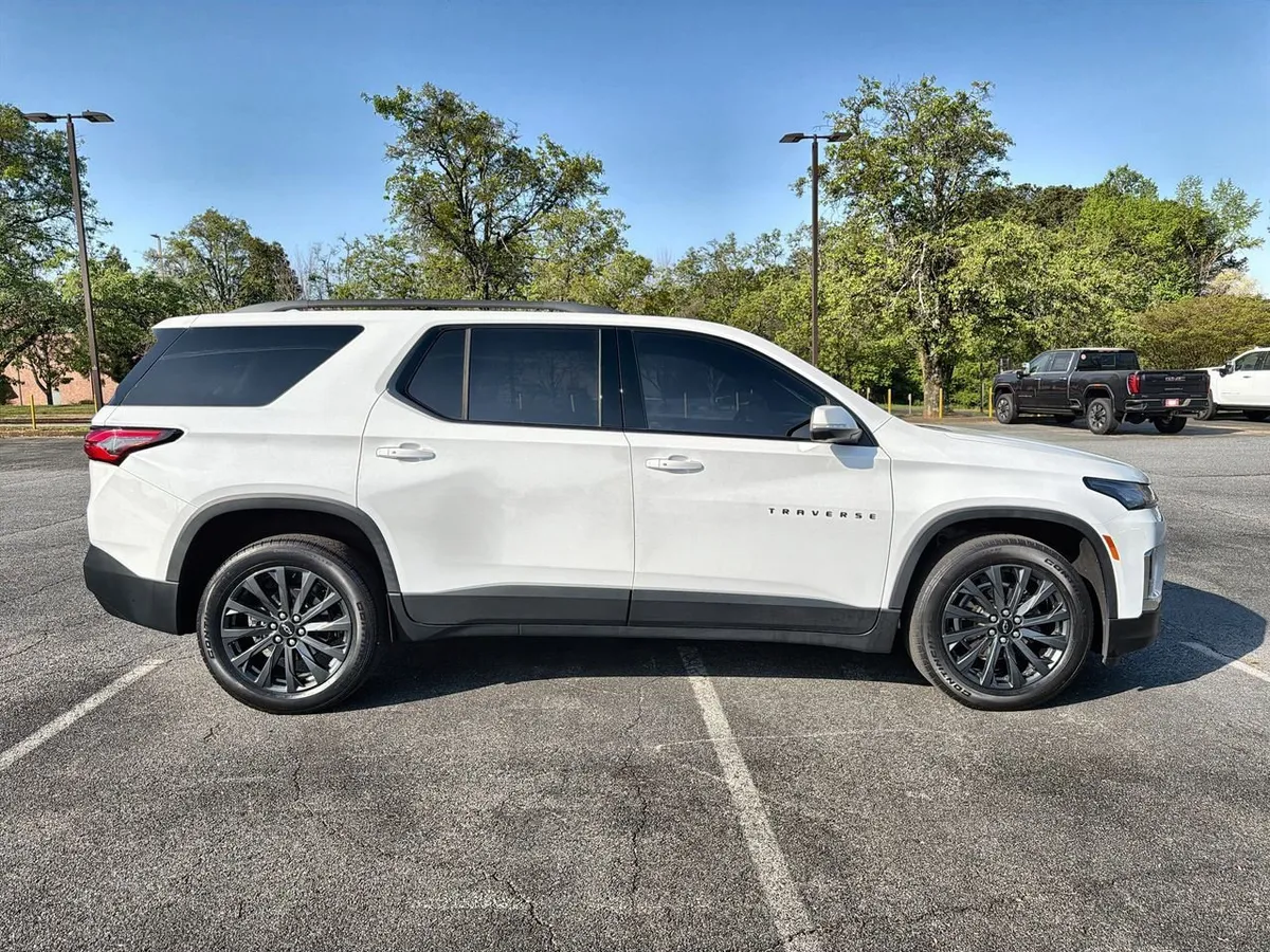 2023 Chevrolet Traverse RS thumbnail 9