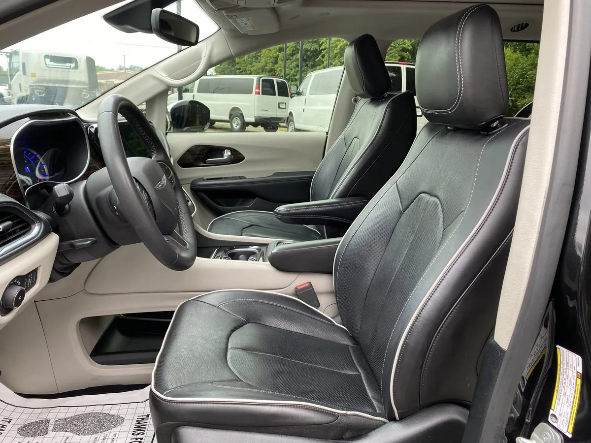 2023 Chrysler Pacifica Hybrid Limited thumbnail 15