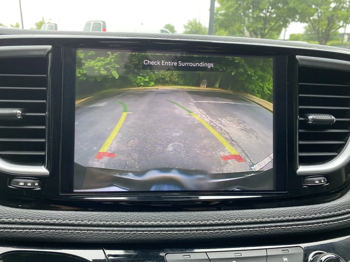 2023 Chrysler Pacifica Hybrid Limited thumbnail 26