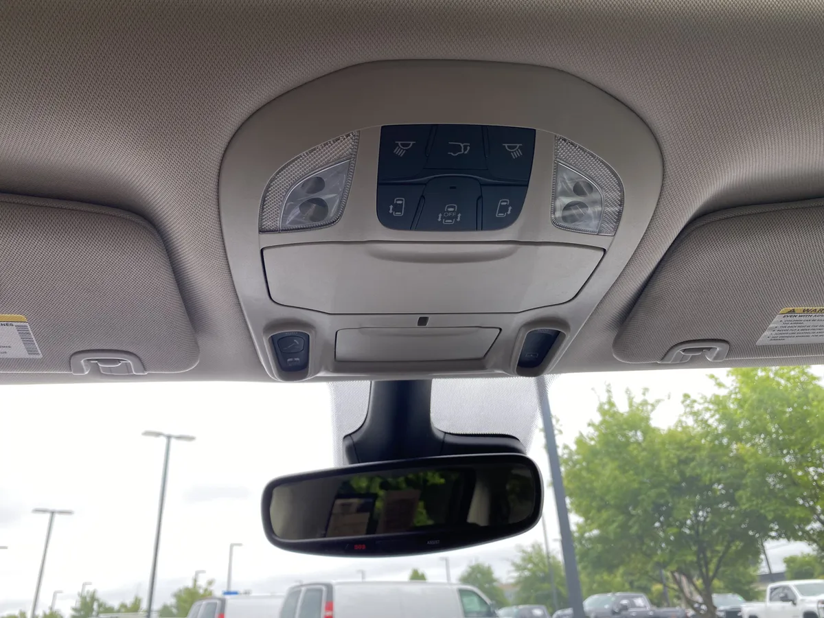 2023 Chrysler Pacifica Hybrid Limited thumbnail 32