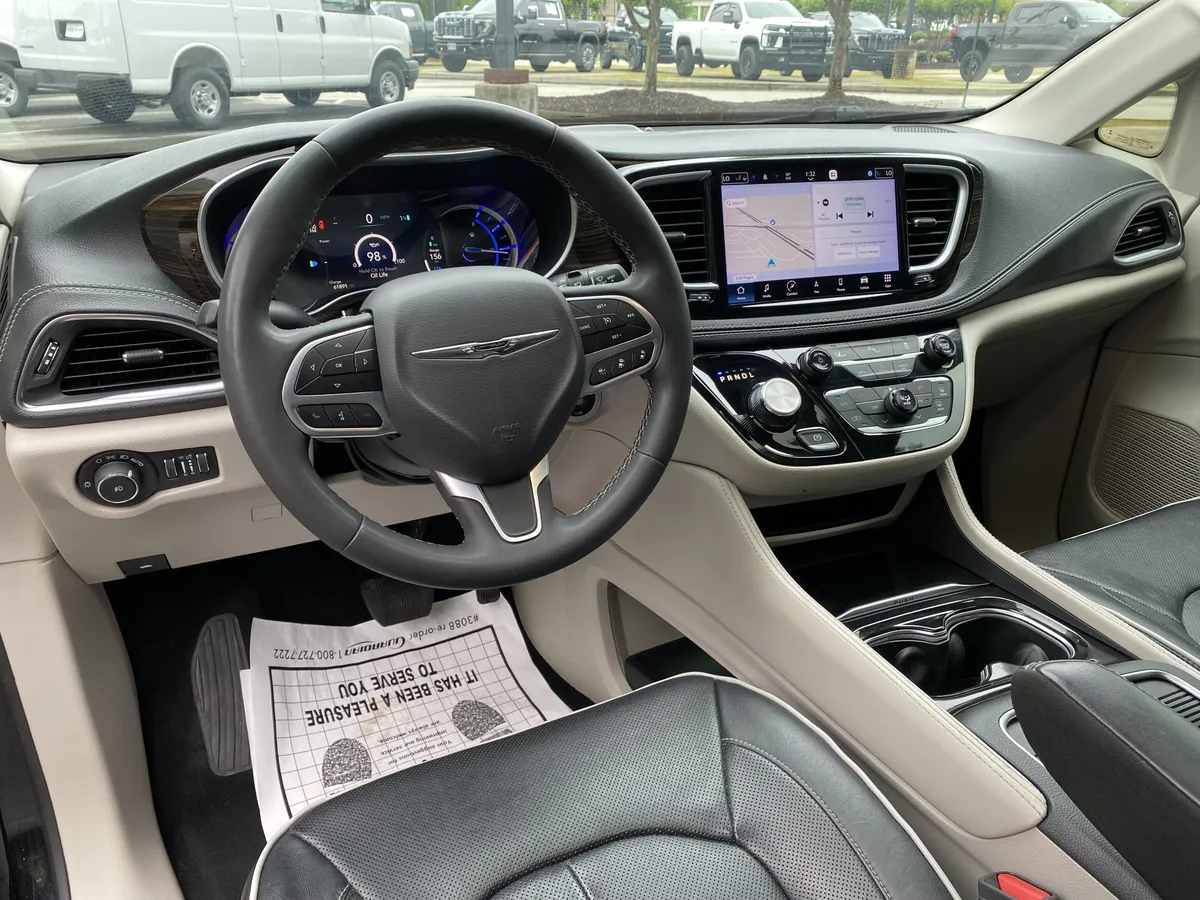 2023 Chrysler Pacifica Hybrid Limited thumbnail 34