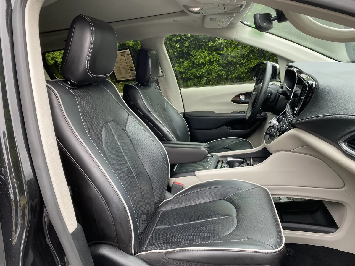 2023 Chrysler Pacifica Hybrid Limited thumbnail 35