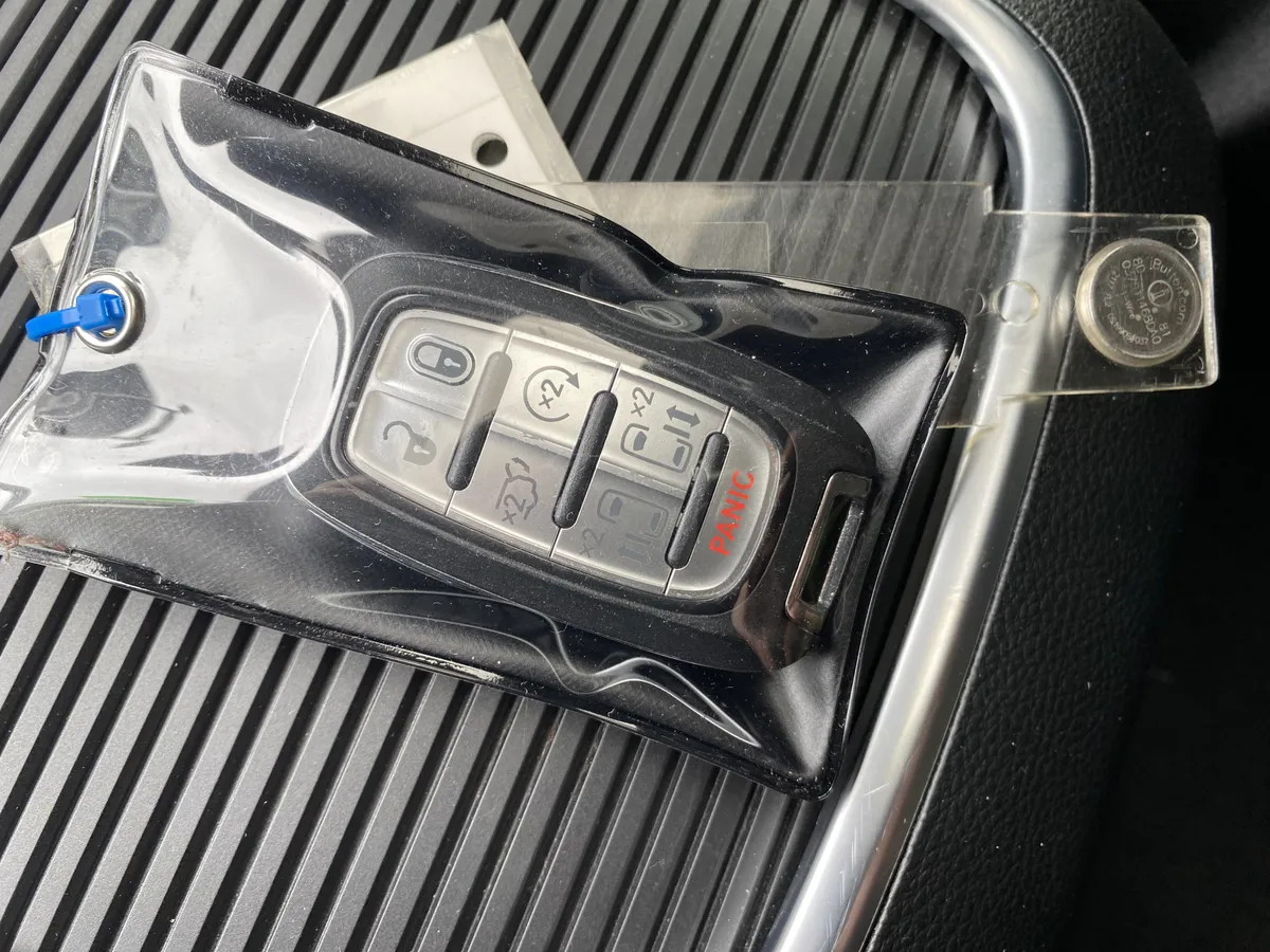 2023 Chrysler Pacifica Hybrid Limited thumbnail 39