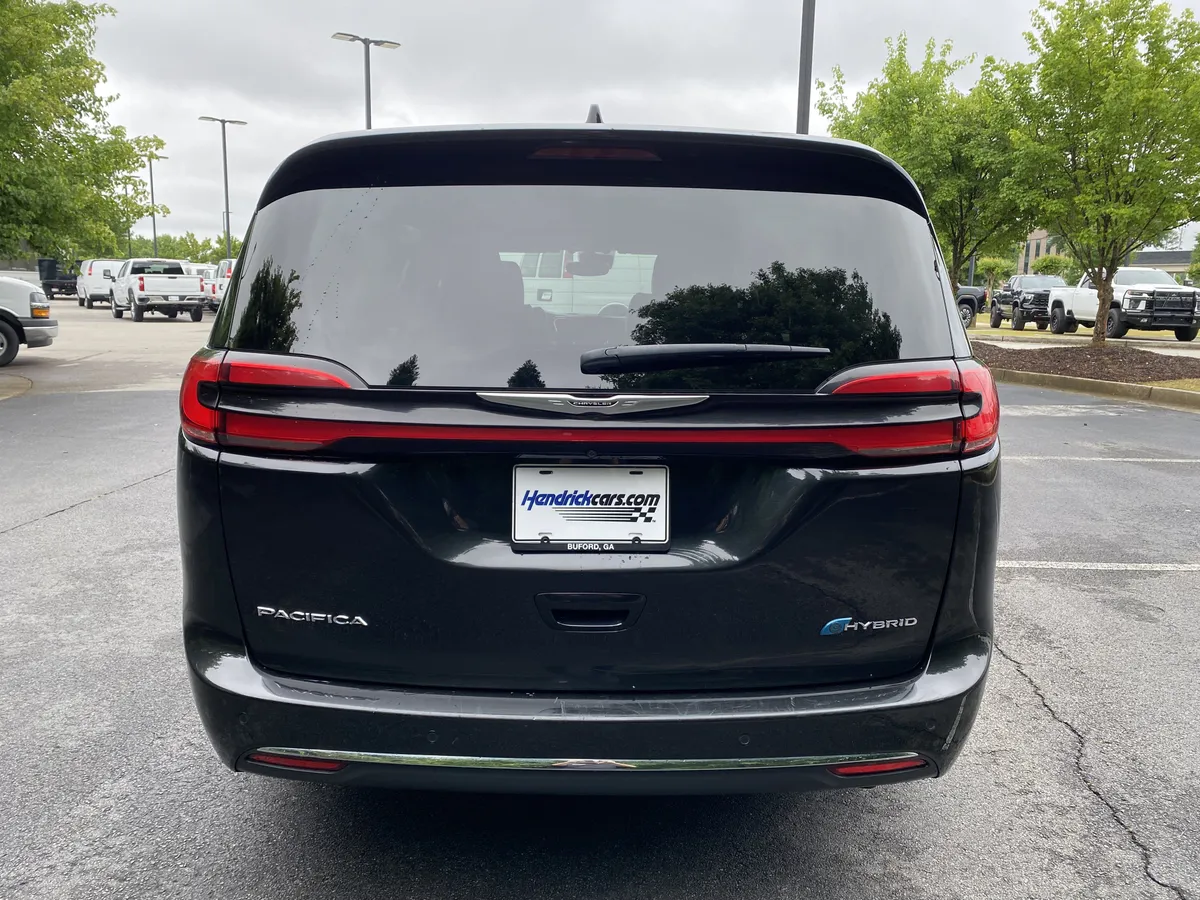 2023 Chrysler Pacifica Hybrid Limited thumbnail 7