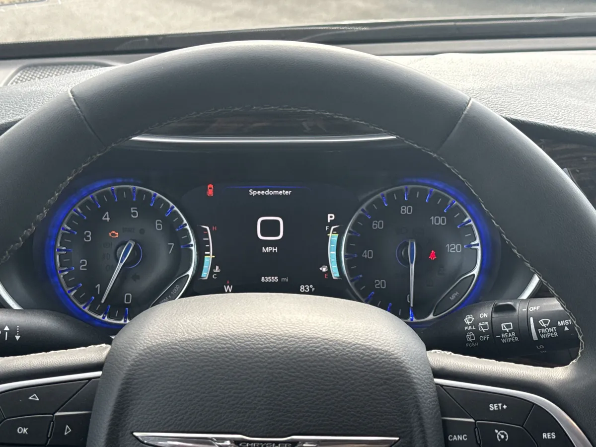 2023 Chrysler Pacifica Limited thumbnail 29