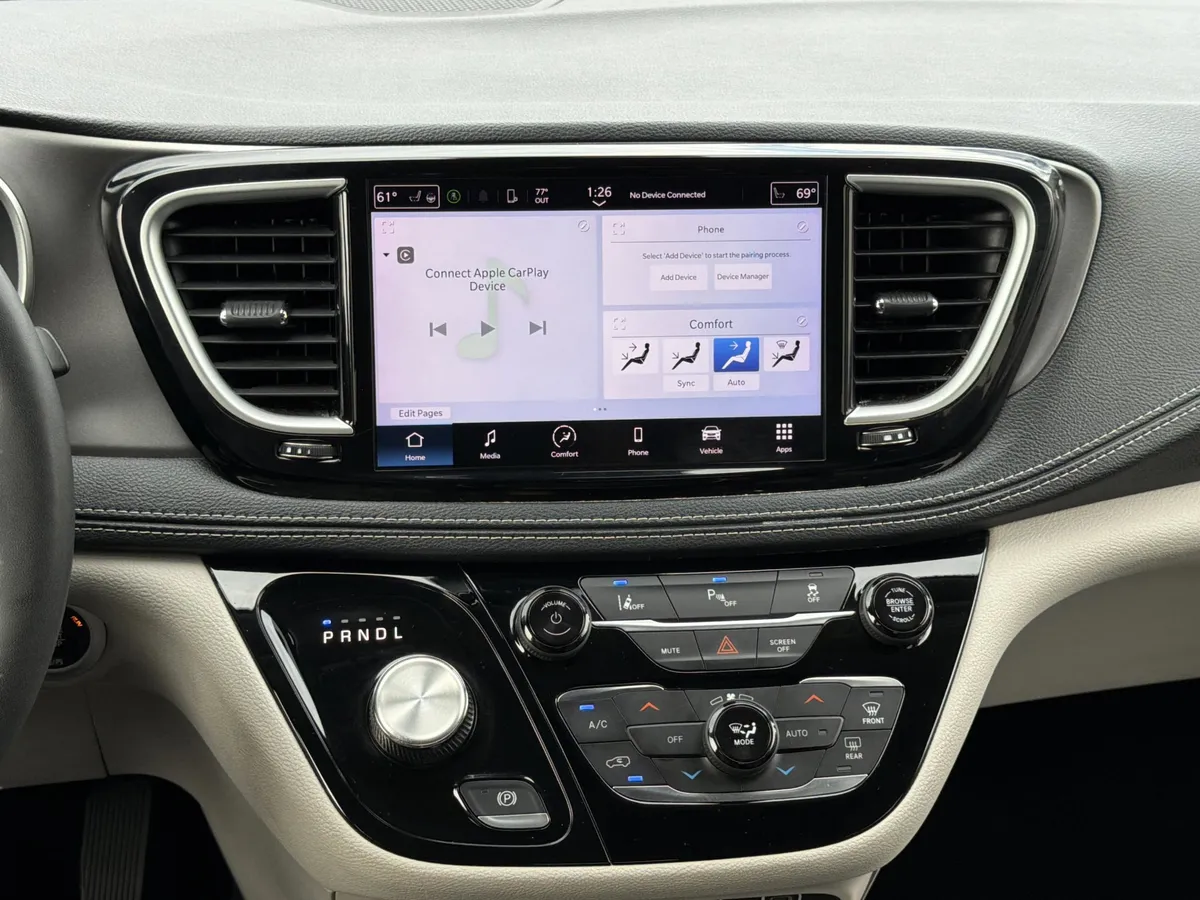2023 Chrysler Pacifica Plug-In Hybrid Touring L thumbnail 25