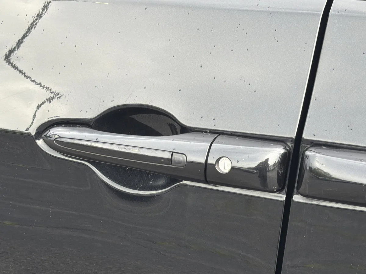 2023 Chrysler Pacifica Plug-In Hybrid Touring L thumbnail 30