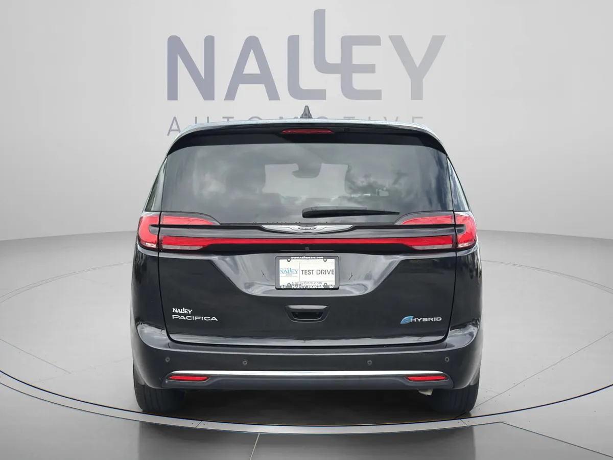 2023 Chrysler Pacifica Plug-In Hybrid Touring L thumbnail 5