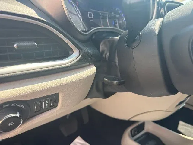 2023 Chrysler Pacifica Touring L thumbnail 29