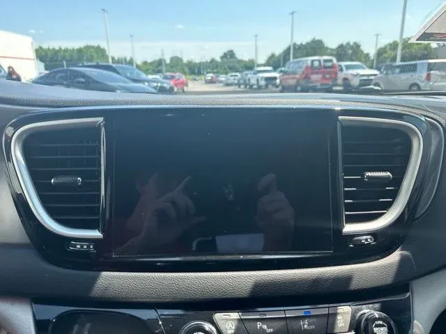 2023 Chrysler Pacifica Touring L thumbnail 36