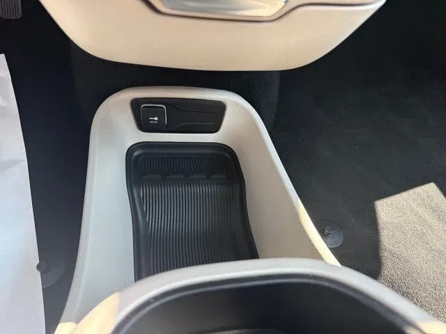 2023 Chrysler Pacifica Touring L thumbnail 39