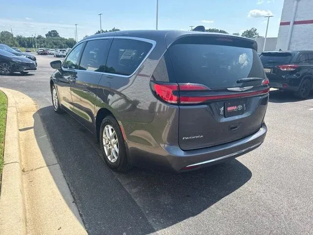 2023 Chrysler Pacifica Touring L thumbnail 5