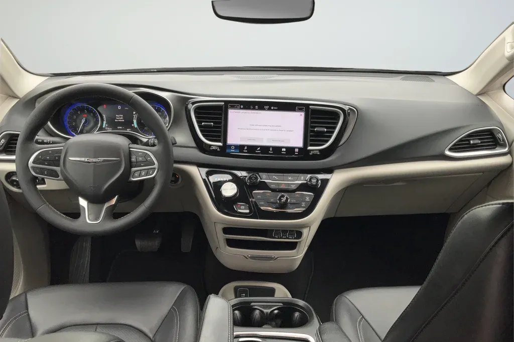 2023 Chrysler Pacifica Touring L thumbnail 12