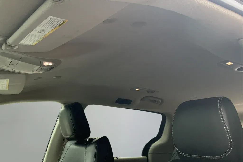 2023 Chrysler Pacifica Touring L thumbnail 18