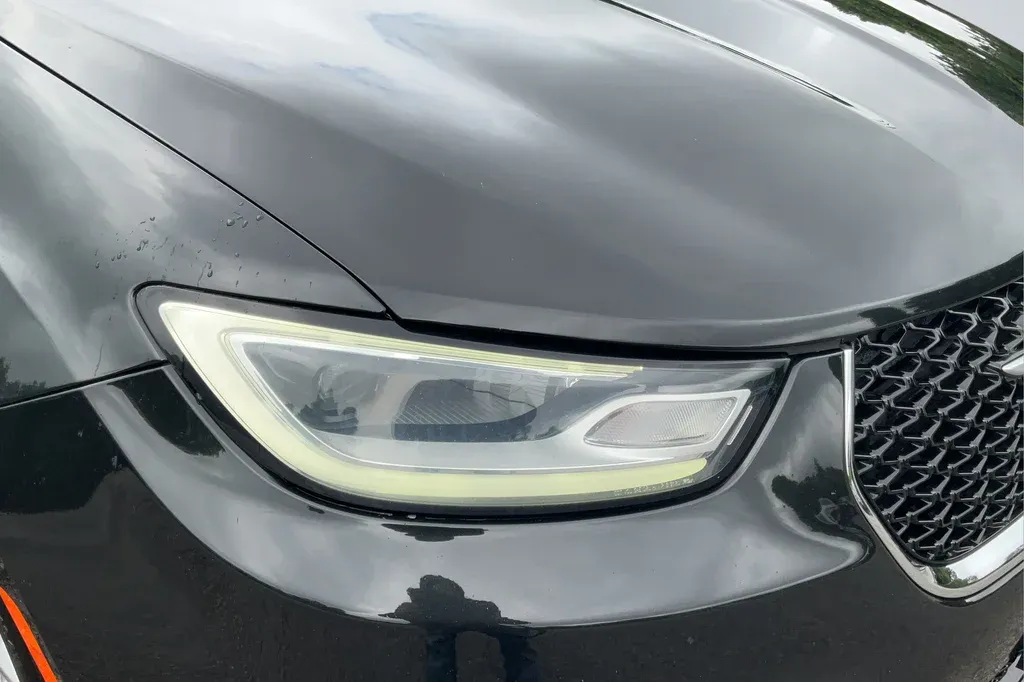2023 Chrysler Pacifica Touring L thumbnail 27