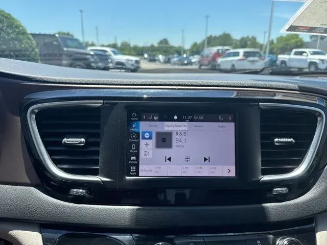 2023 Chrysler Voyager LX thumbnail 35