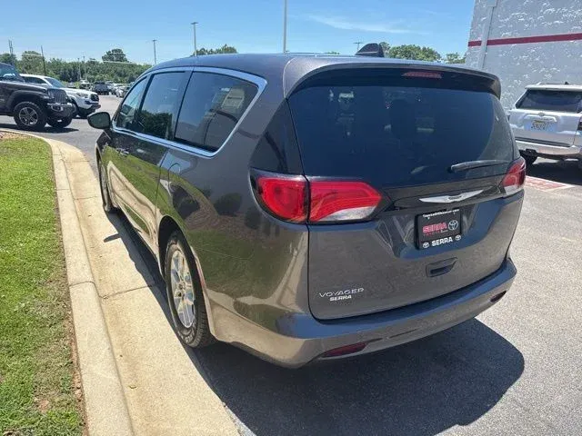 2023 Chrysler Voyager LX thumbnail 5