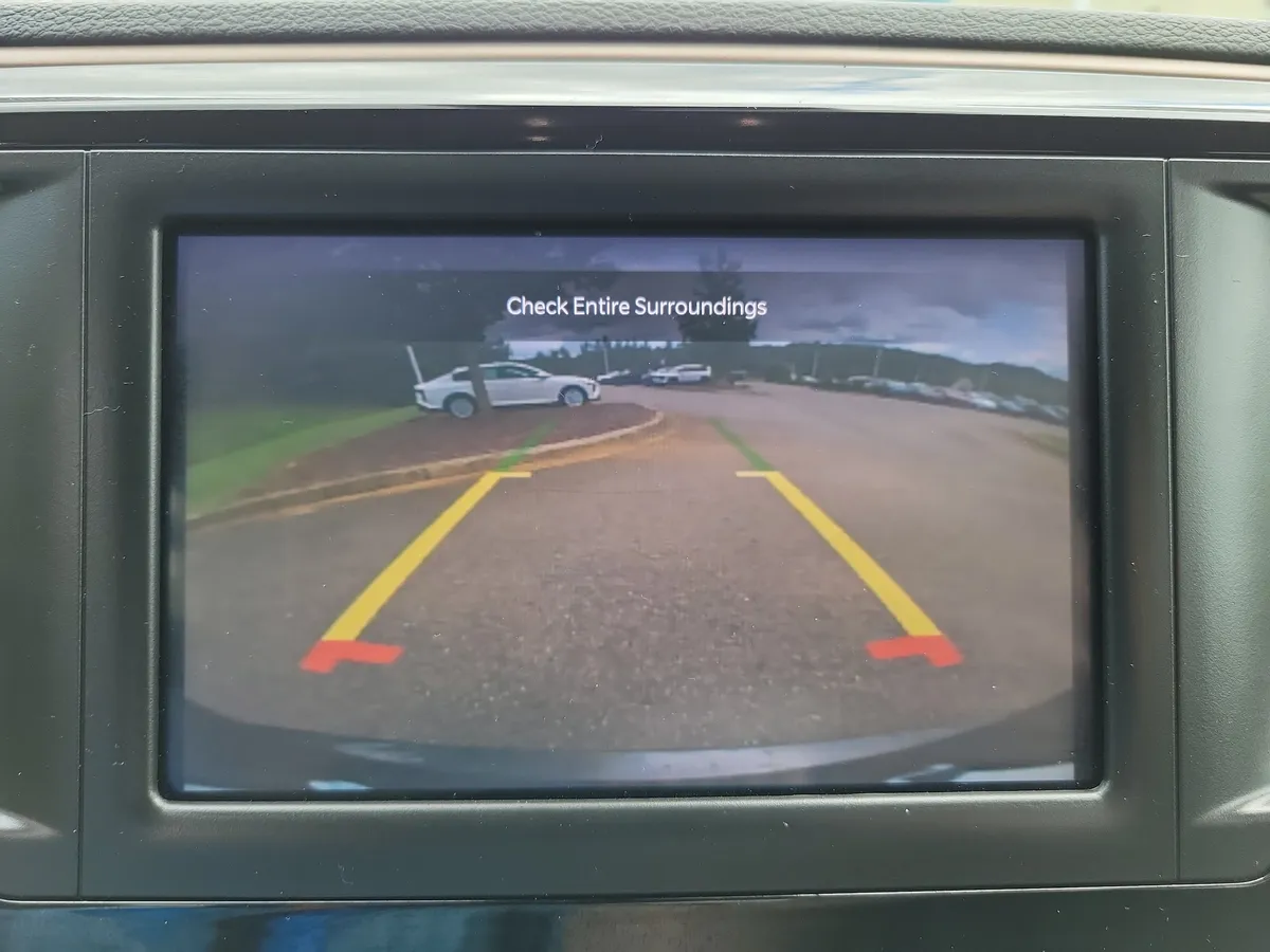 2023 Chrysler Voyager LX thumbnail 18
