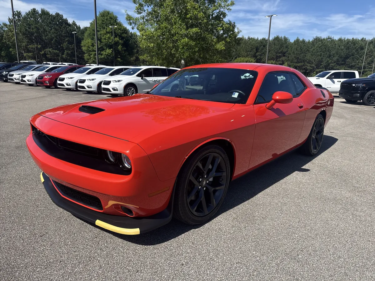 2023 Dodge Challenger GT thumbnail 3