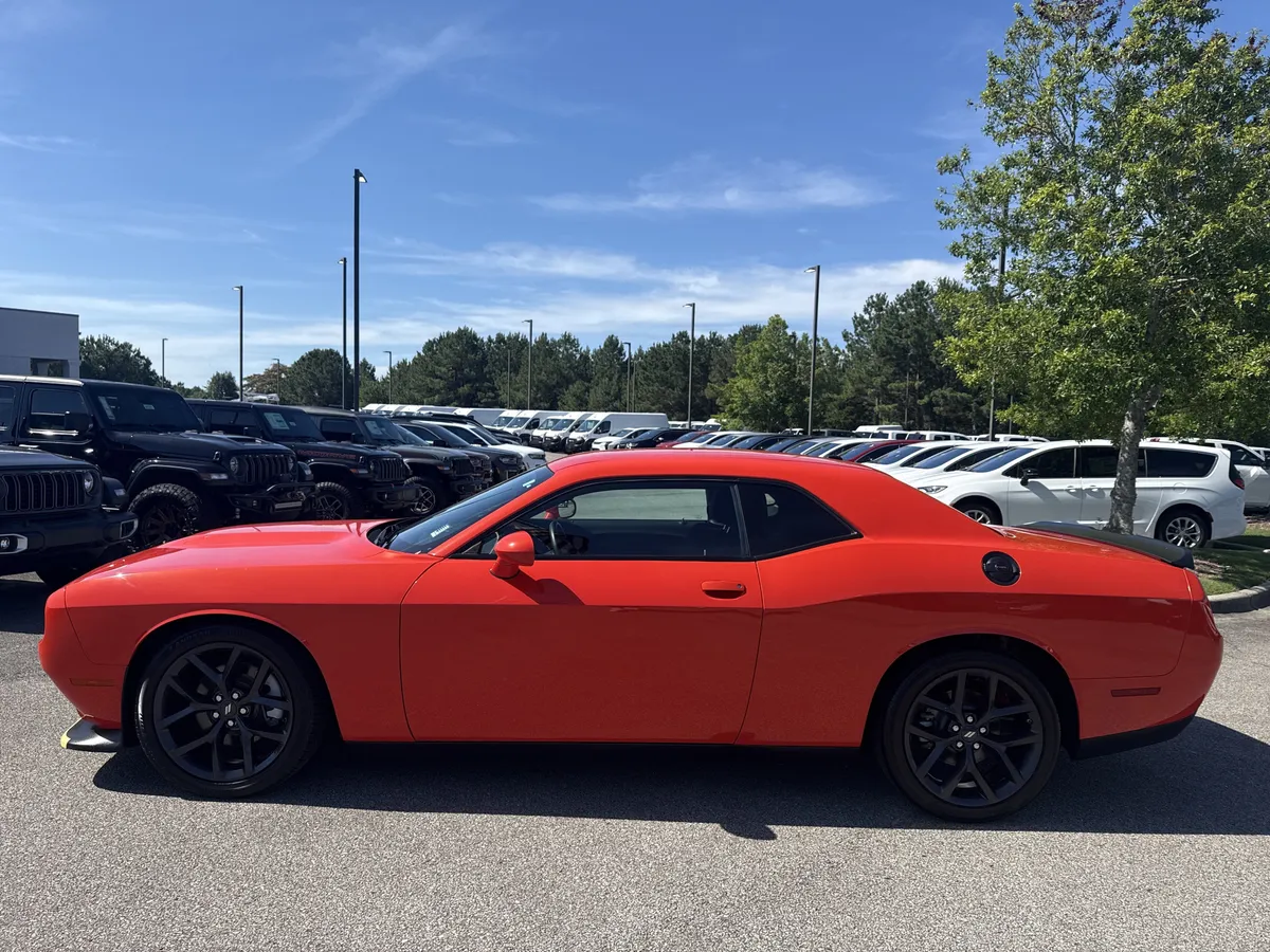 2023 Dodge Challenger GT thumbnail 4