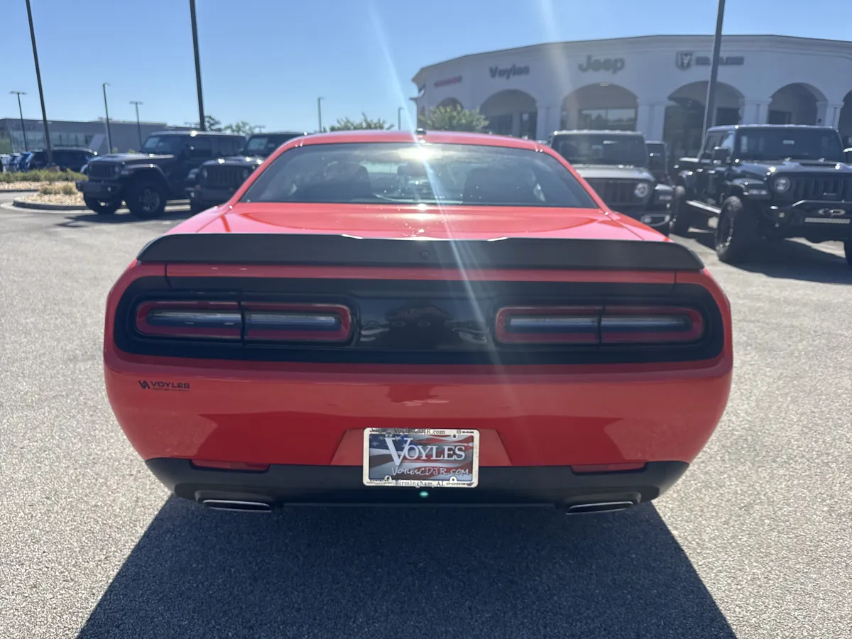 2023 Dodge Challenger GT thumbnail 6