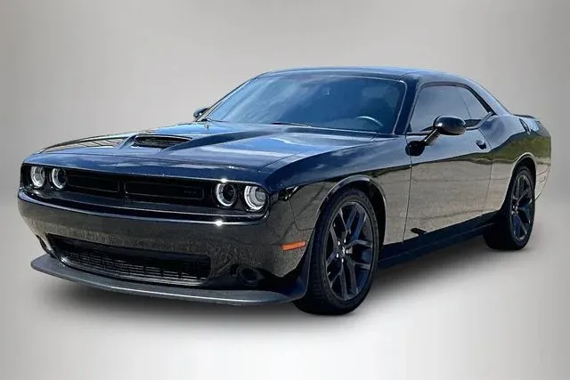 2023 Dodge Challenger GT thumbnail 2