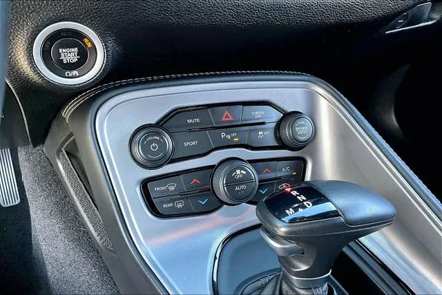2023 Dodge Challenger GT thumbnail 23