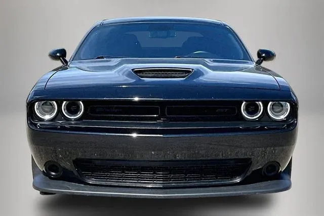 2023 Dodge Challenger GT thumbnail 3