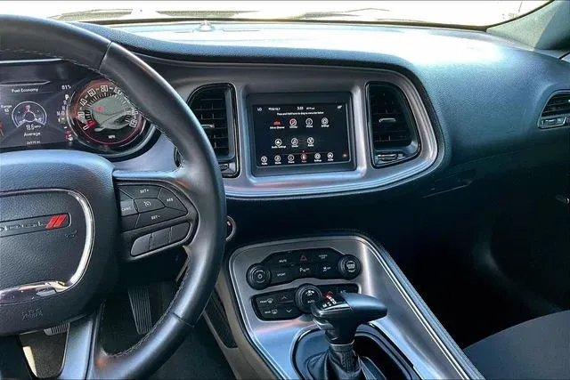 2023 Dodge Challenger GT thumbnail 9
