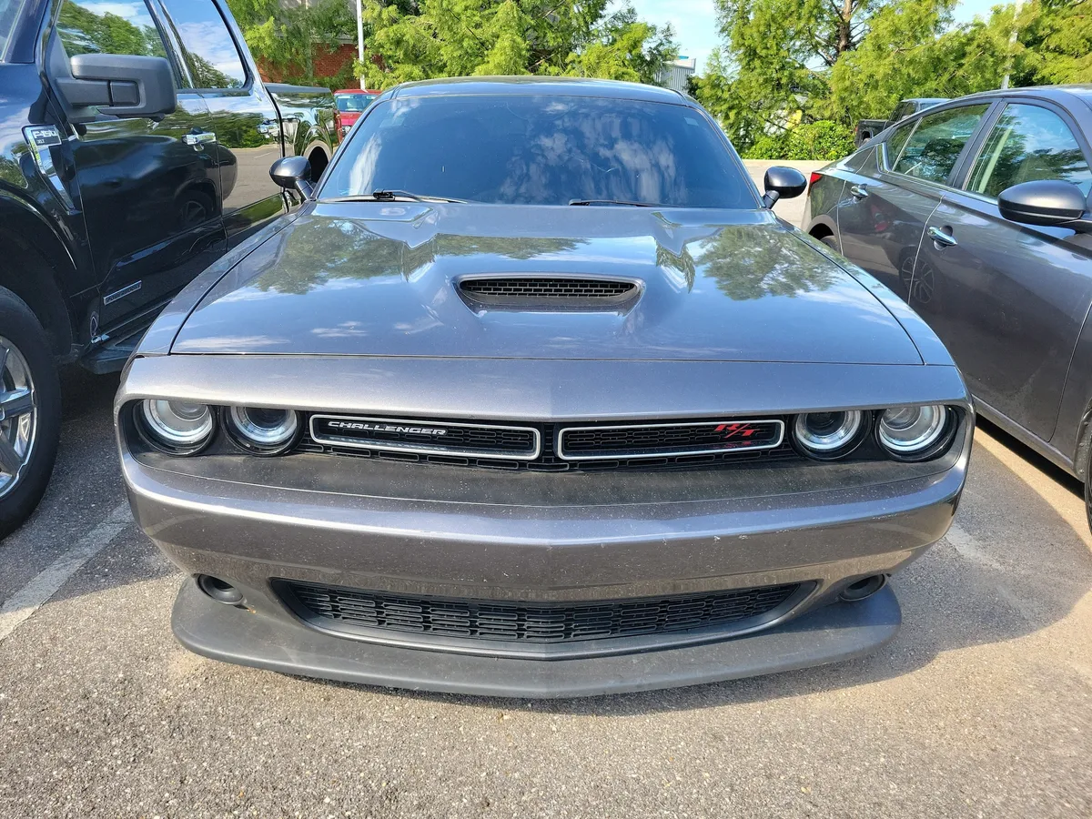 2023 Dodge Challenger R/T thumbnail 2