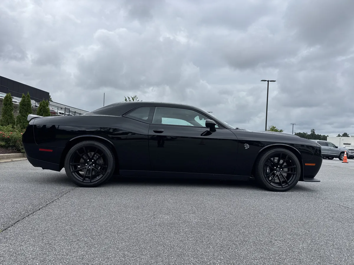 2023 Dodge Challenger SRT Hellcat Jailbreak thumbnail 10