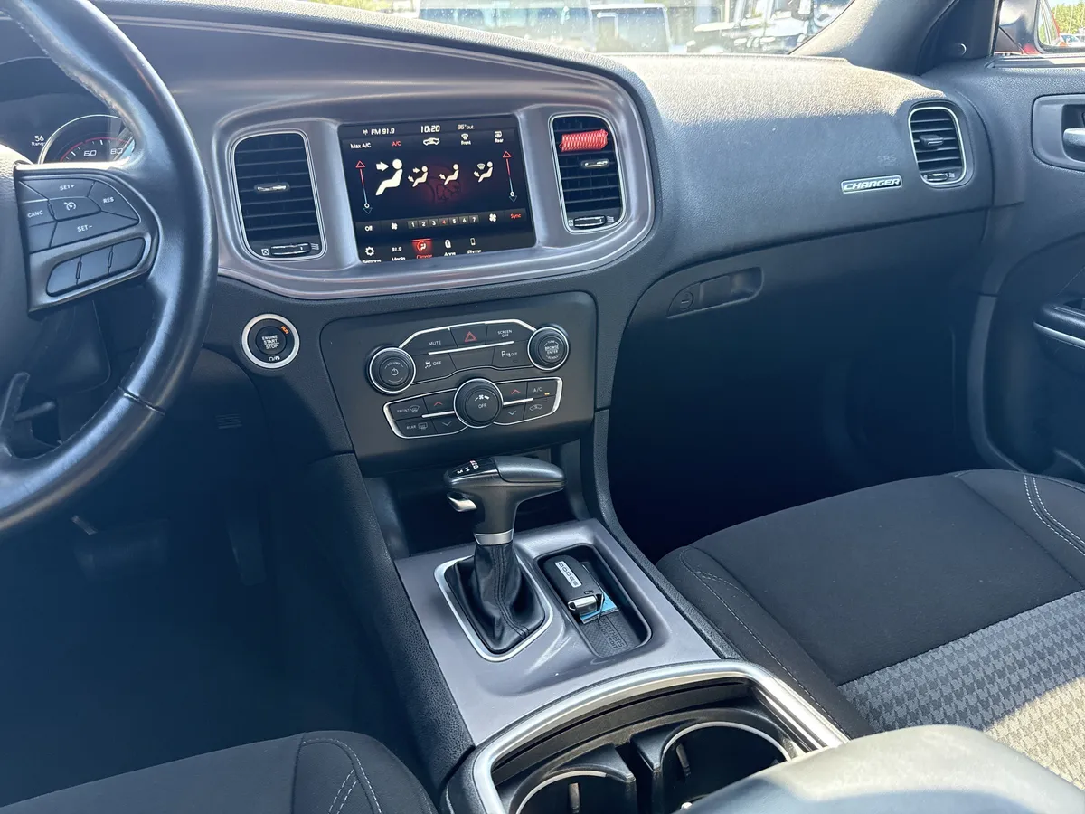 2023 Dodge Charger SXT thumbnail 27