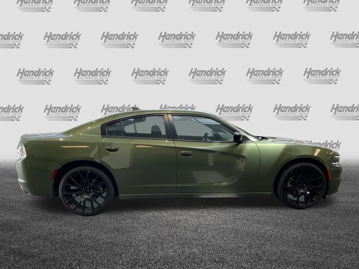 2023 Dodge Charger SXT thumbnail 10