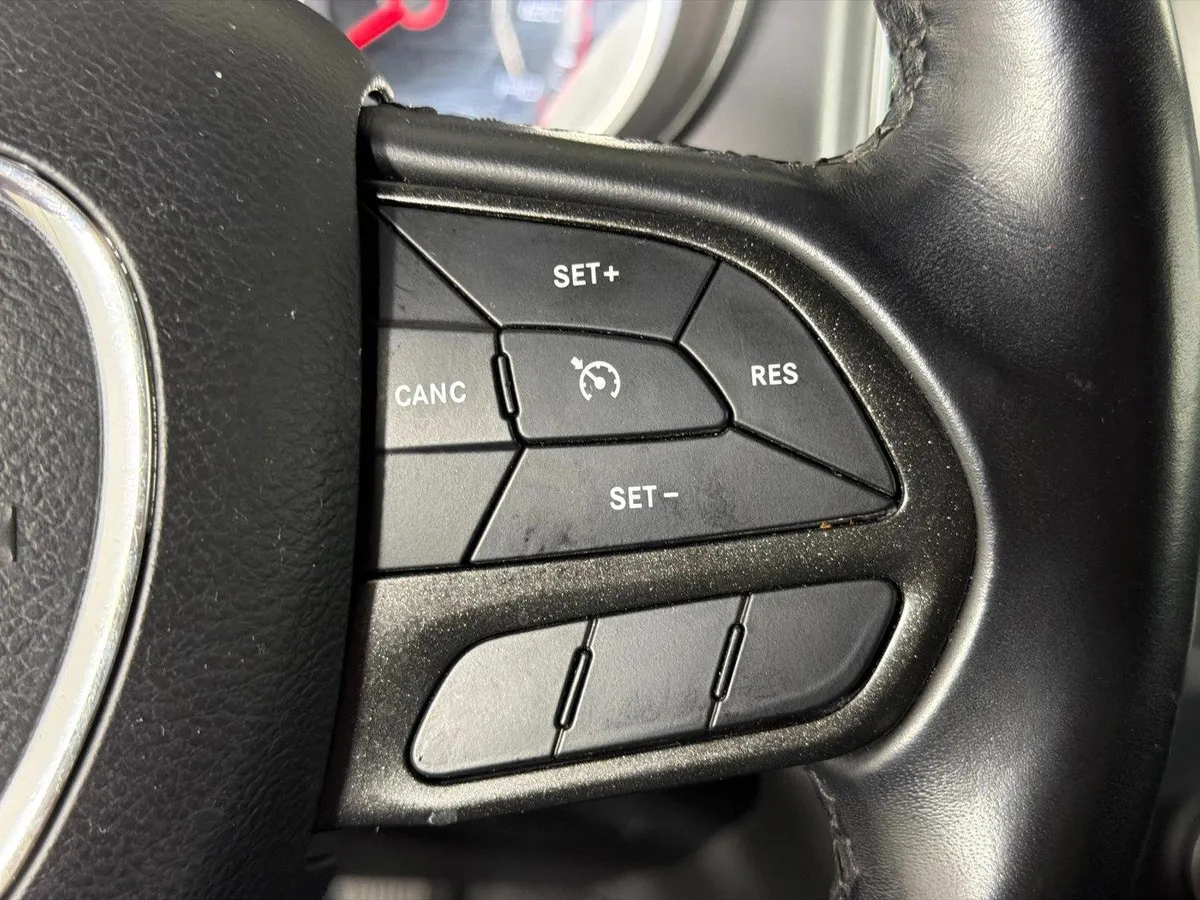 2023 Dodge Charger SXT thumbnail 25
