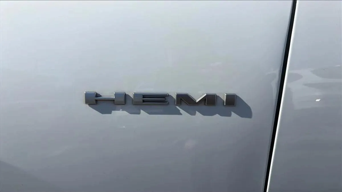 2023 Dodge Durango R/T Plus thumbnail 9